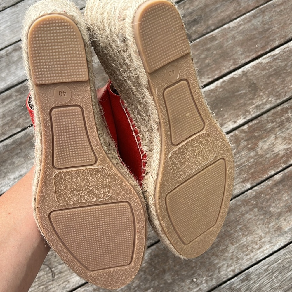 Maypol made in Spain red wedge heel espadrilles. - Picture 4 of 7